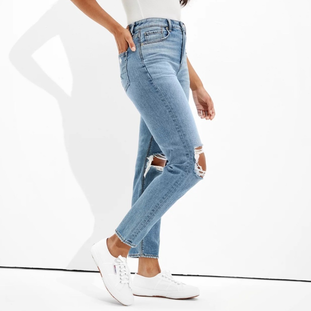 American Eagle Ripped Mom Jeans - 000